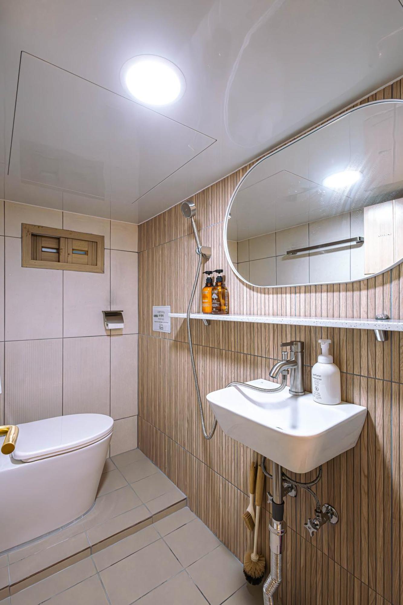 Marie'S House 102 Hongdae Hotel Seoul Ngoại thất bức ảnh